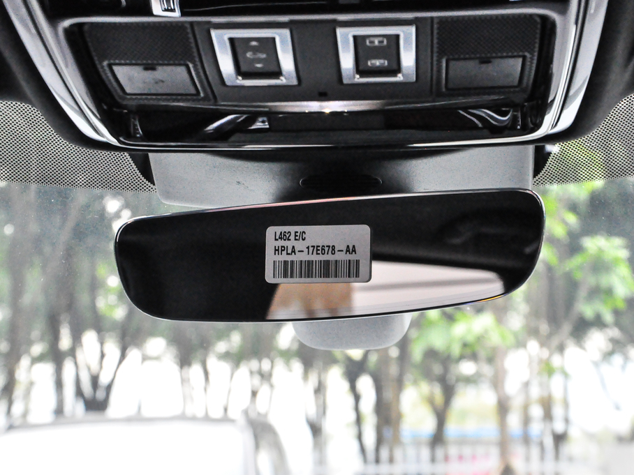 2018\Դ PHEV P400e