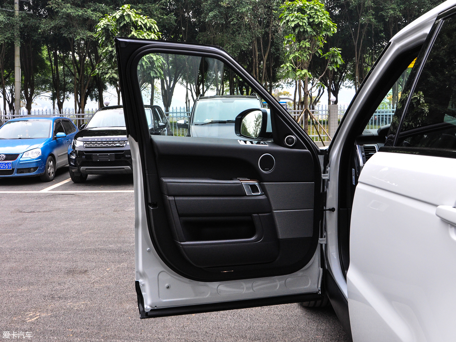 2018\Դ PHEV P400e