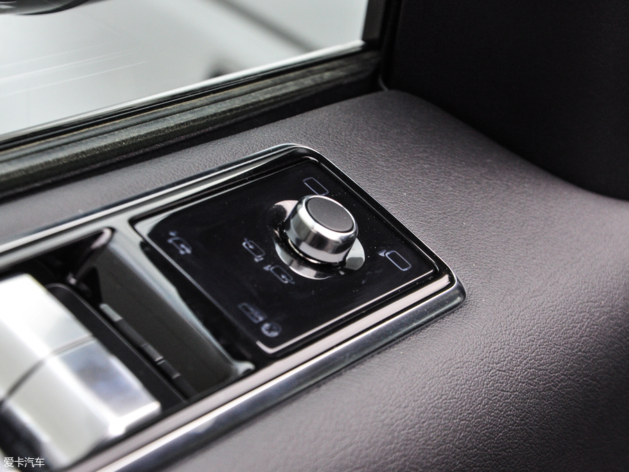 2018\Դ PHEV P400e