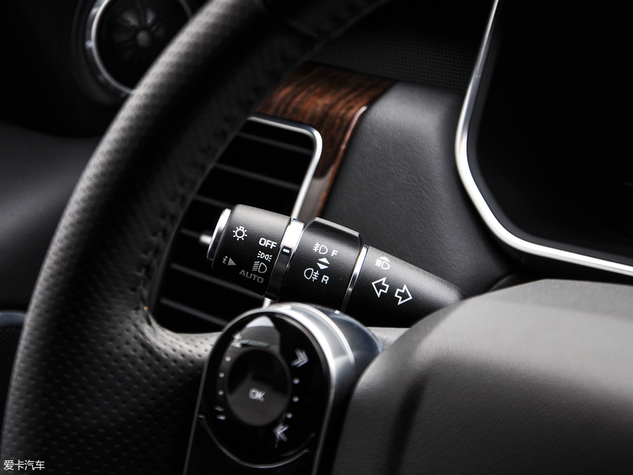 2018\Դ PHEV P400e