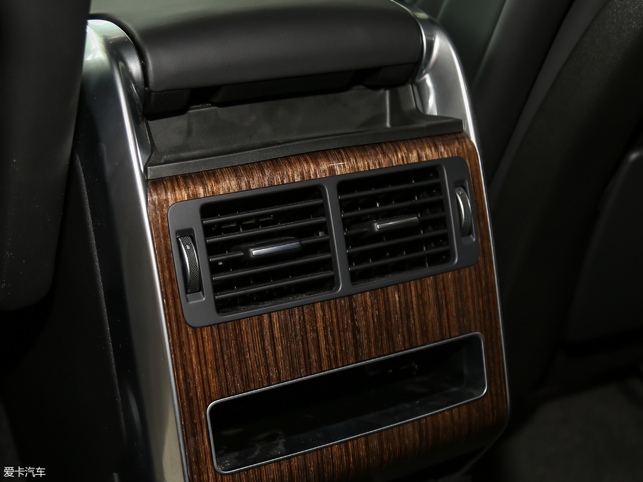 2018\Դ PHEV P400e