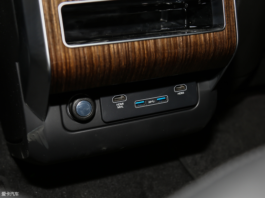 2018\Դ PHEV P400e