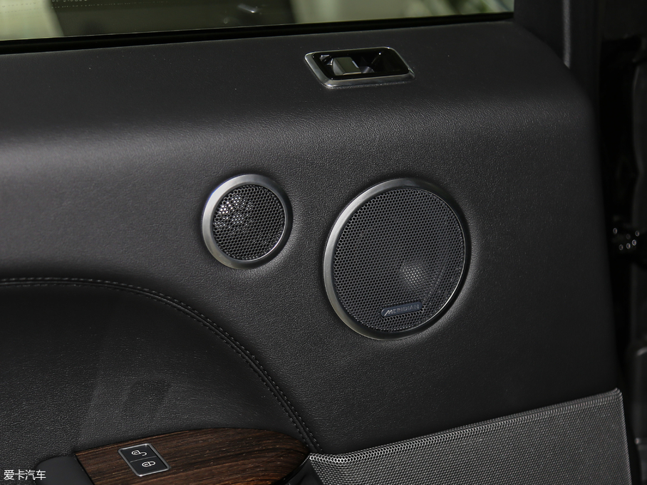 2018\Դ PHEV P400e