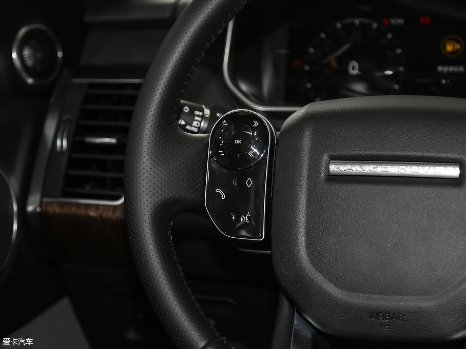 2018\Դ PHEV P400e