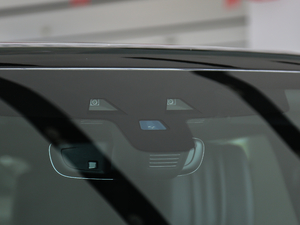 2018PHEV P400e (x)(ji)^