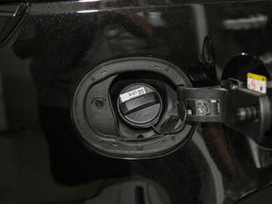 2018PHEV P400e (x)(ji)^