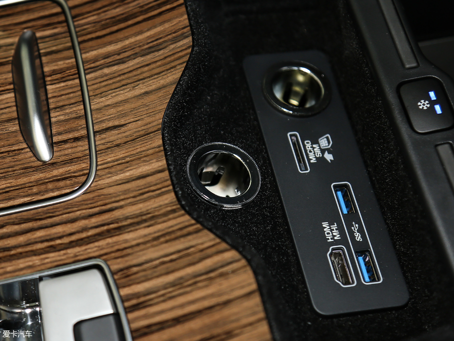 2018 3.0 V6 SC Vogue SE L