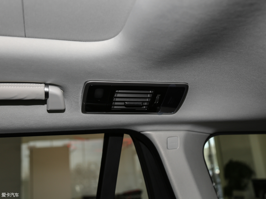 2018 3.0 V6 SC Vogue SE L