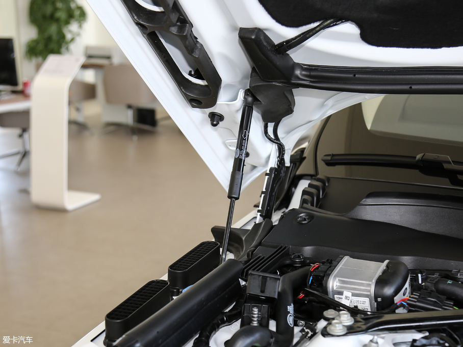 2018 3.0 V6 SC Vogue SE L