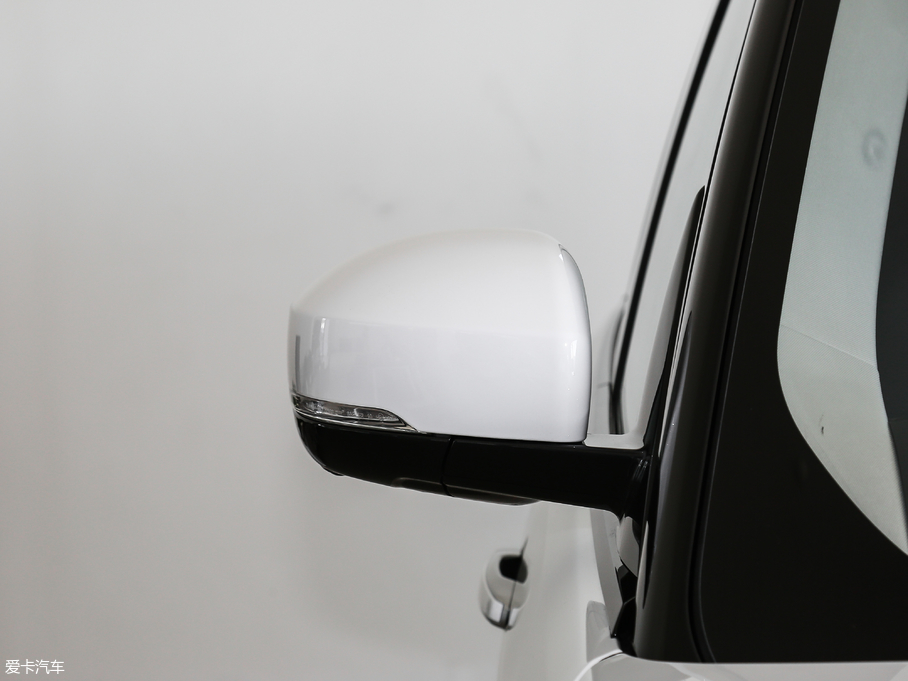 2018��� 3.0 V6 SC Vogue SE ��(chu��ng)�����L(zh��ng)��