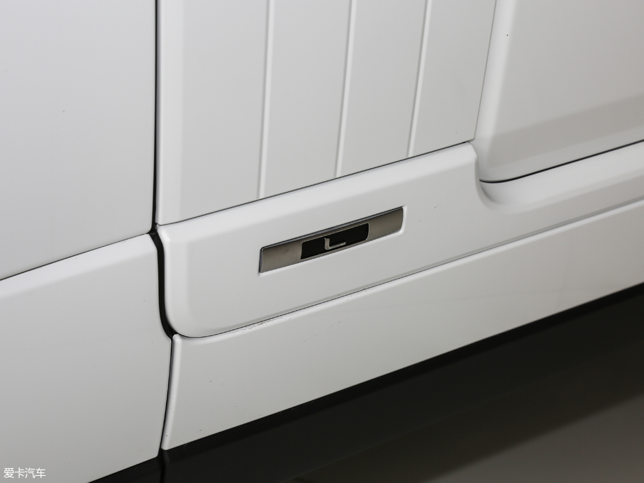 2018��� 3.0 V6 SC Vogue �������L��