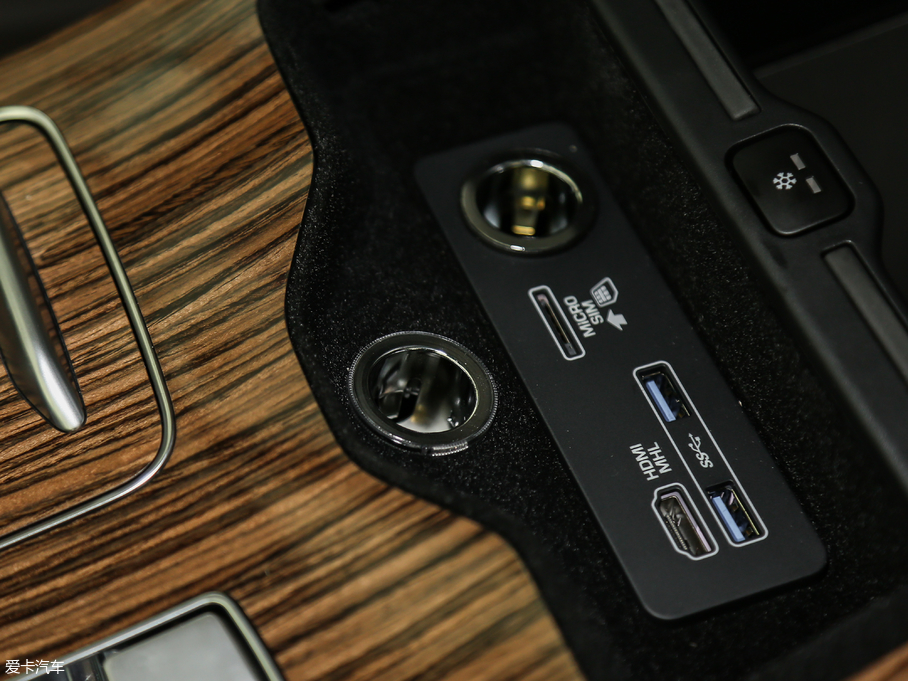 2018��� 3.0 V6 SC Vogue �������L��