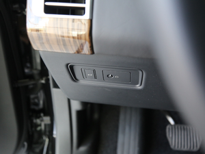 20183.0 V6 SC Vogue L п؅^