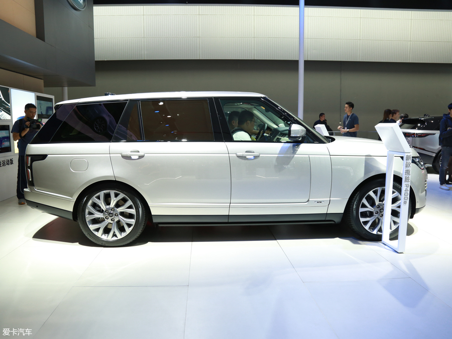 2018Դ PHEV P400e