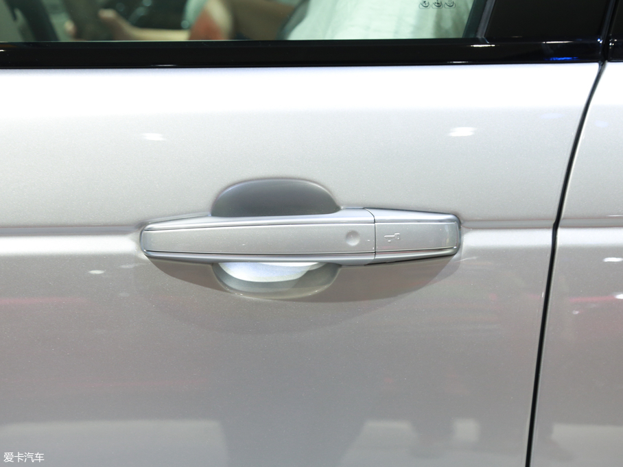 2018Դ PHEV P400e