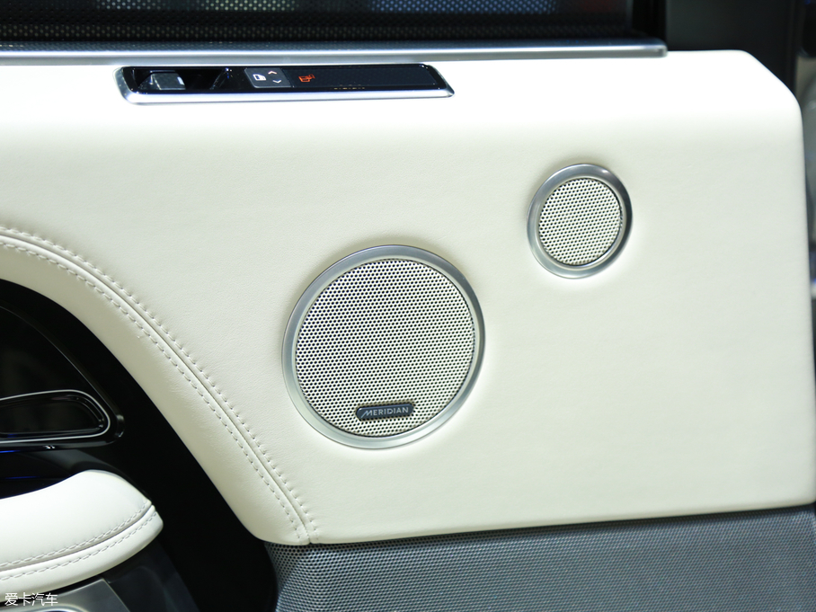 2018Դ PHEV P400e