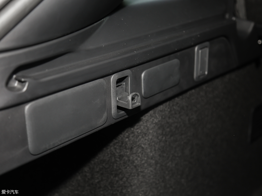 2018} P380 R-DYNAMIC S