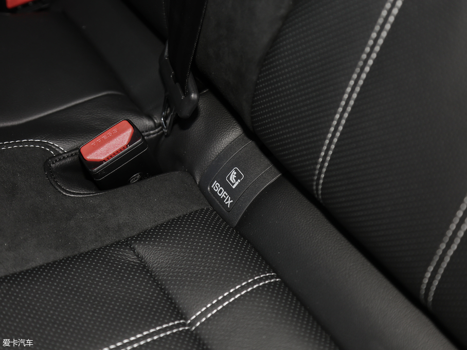 2018} P380 R-DYNAMIC S