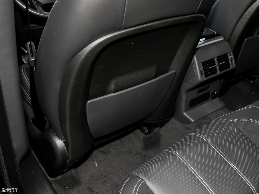 2018} P380 R-DYNAMIC S