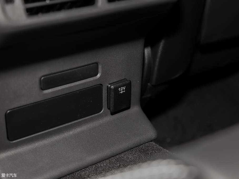 2018} P380 R-DYNAMIC S