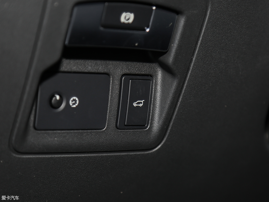 2018} P380 R-DYNAMIC S