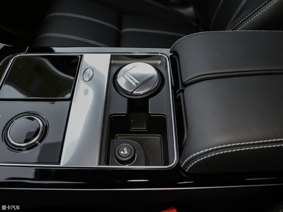 2018} P380 R-DYNAMIC S