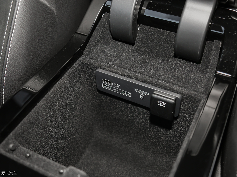 2018} P380 R-DYNAMIC S