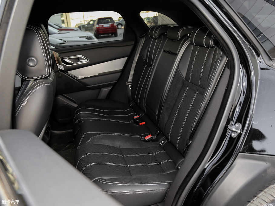 2018} P380 R-DYNAMIC S