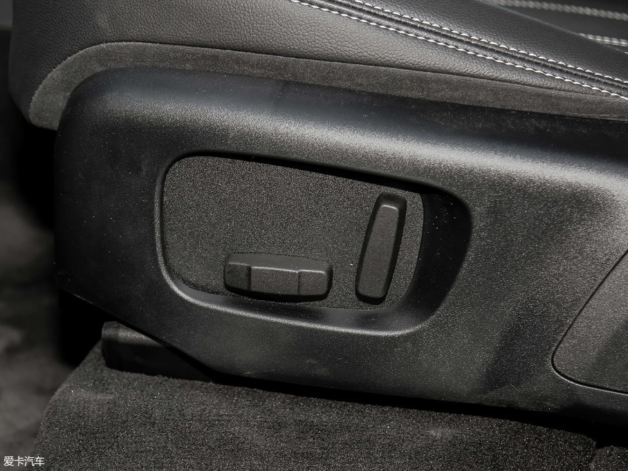 2018} P380 R-DYNAMIC S