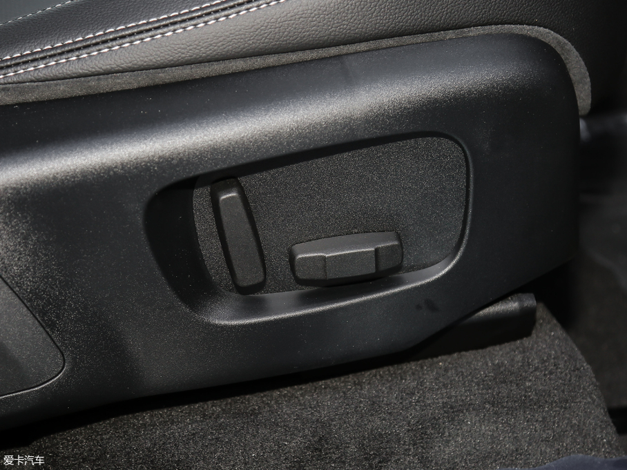 2018} P380 R-DYNAMIC S