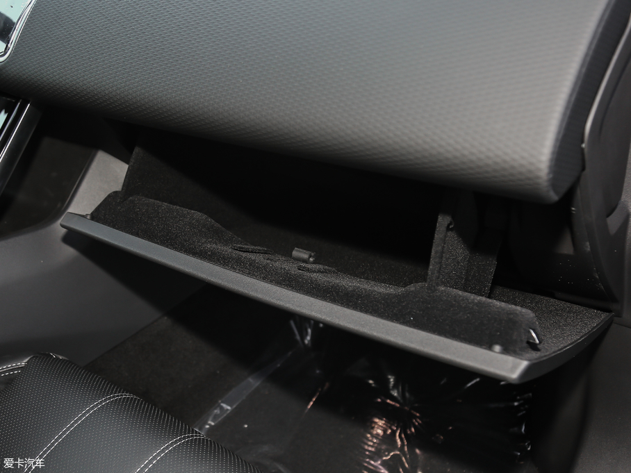 2018} P380 R-DYNAMIC S