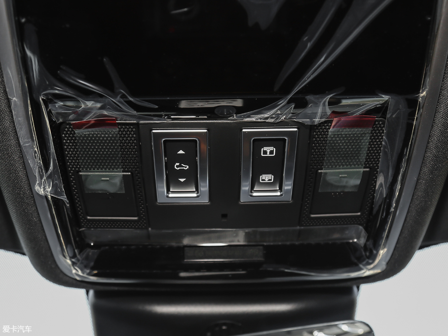 2018} P380 R-DYNAMIC S