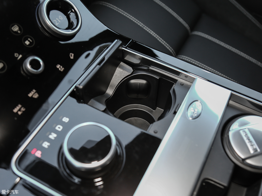 2018} P380 R-DYNAMIC S