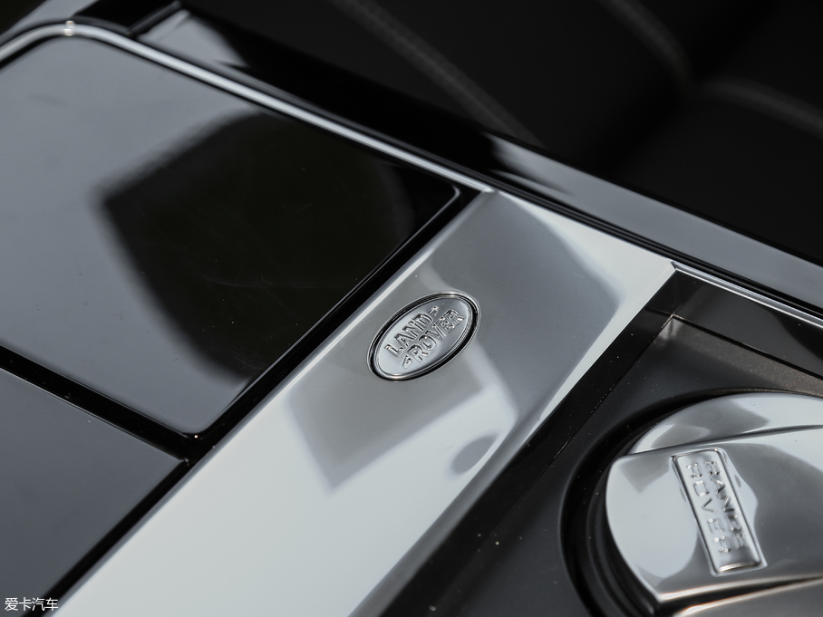 2018} P380 R-DYNAMIC S