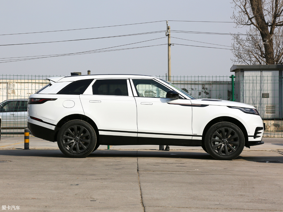 2018} P380 R-DYNAMIC SE