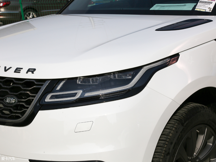 2018} P380 R-DYNAMIC SE