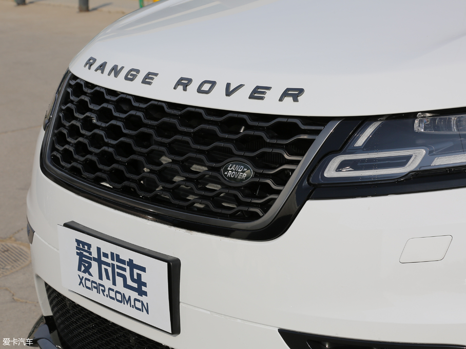 2018} P380 R-DYNAMIC SE