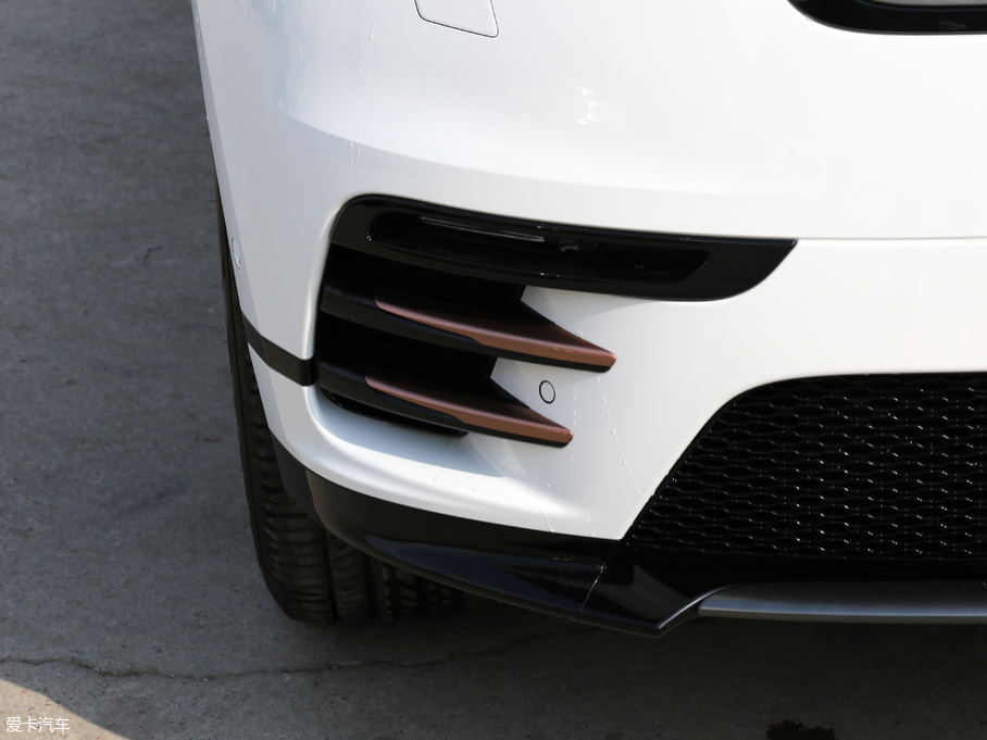 2018} P380 R-DYNAMIC SE