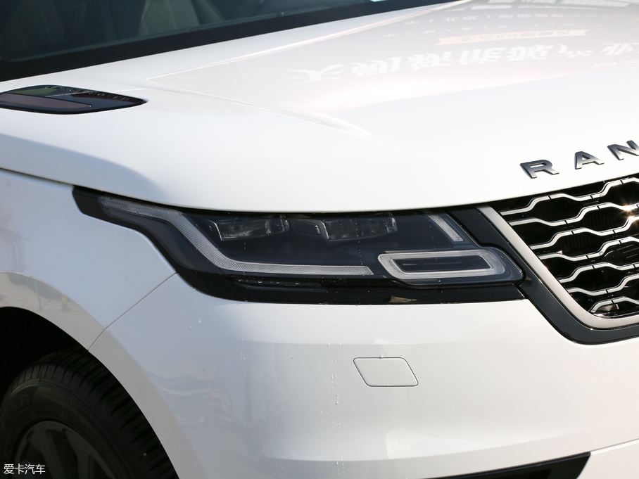 2018} P380 R-DYNAMIC SE