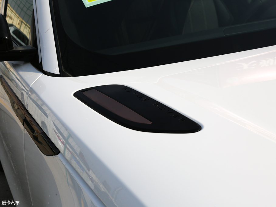 2018} P380 R-DYNAMIC SE