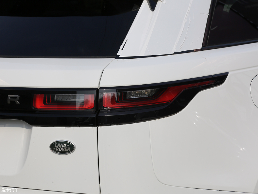 2018} P380 R-DYNAMIC SE