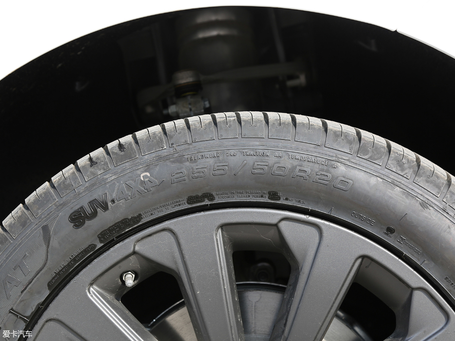 2018} P380 R-DYNAMIC SE