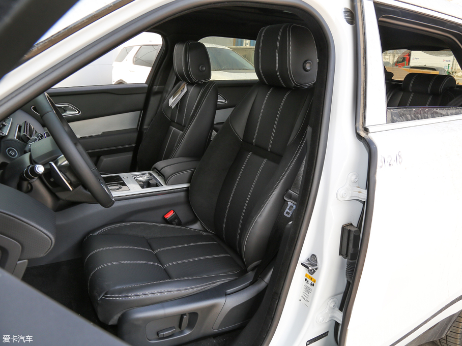 2018} P380 R-DYNAMIC SE