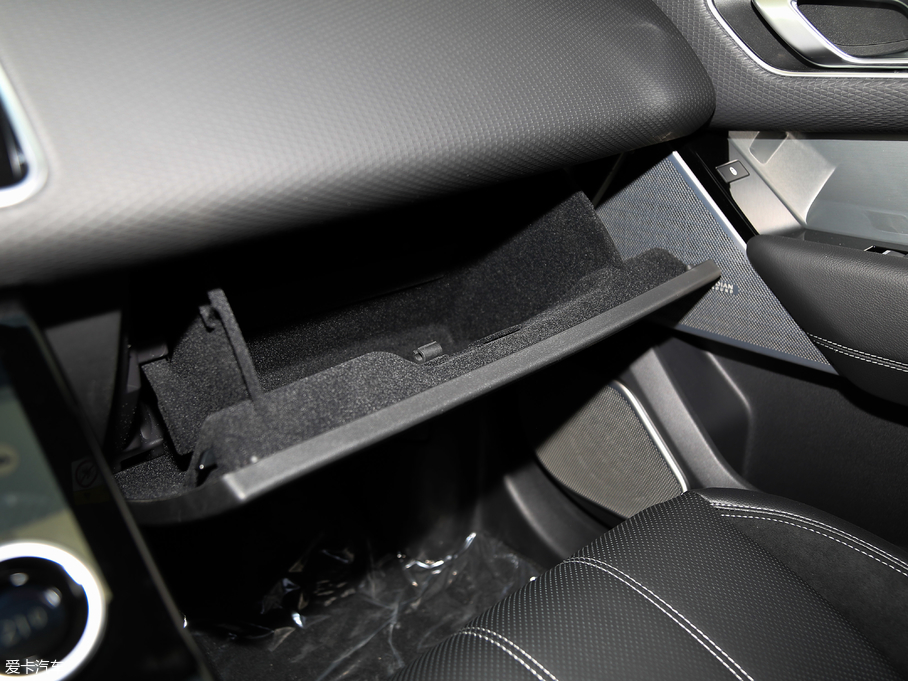 2018} P380 R-DYNAMIC SE