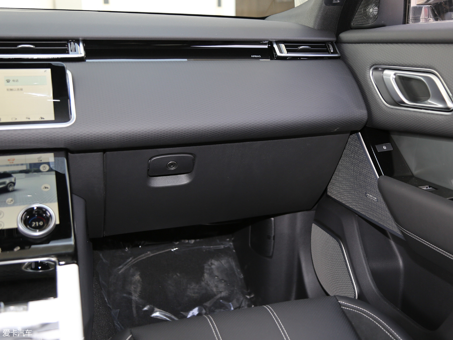 2018} P380 R-DYNAMIC SE