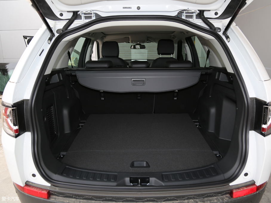 2018} P380 R-DYNAMIC SE