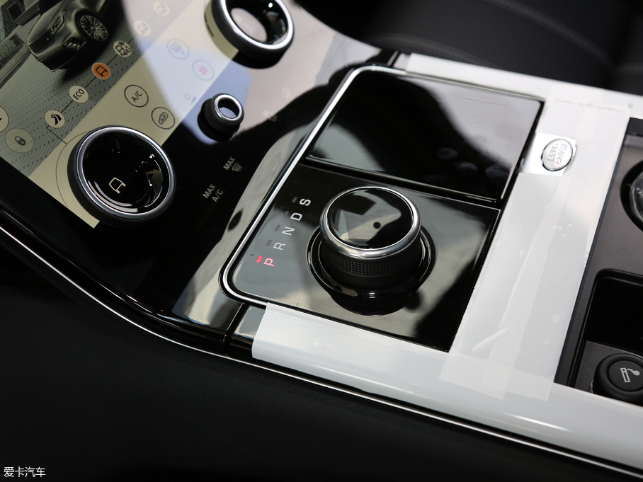 2018} P380 R-DYNAMIC SE