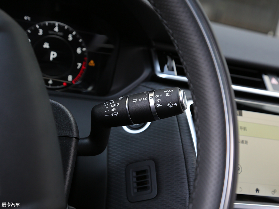 2018} P380 R-DYNAMIC SE