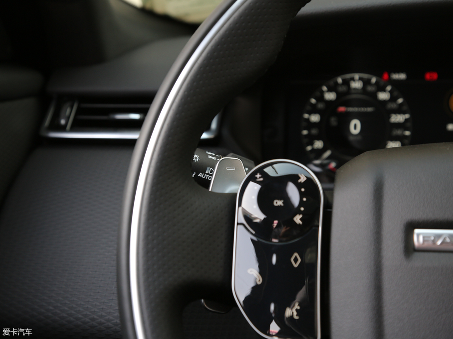 2018} P380 R-DYNAMIC SE