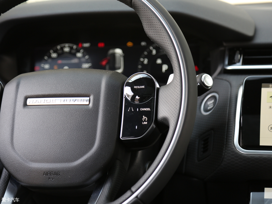 2018} P380 R-DYNAMIC SE